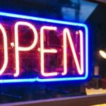 5 benefits oF using NEON signs in your enterprise
